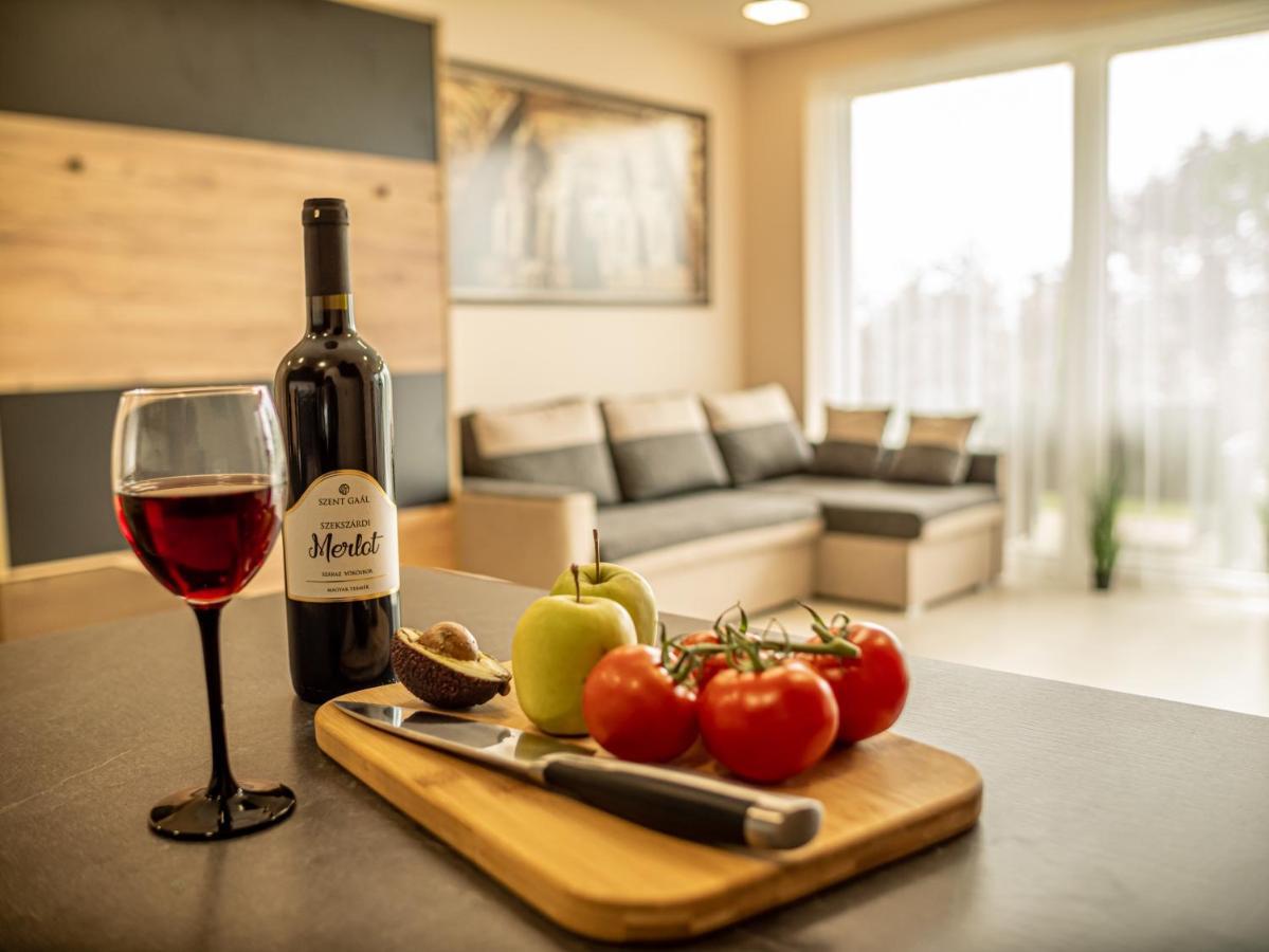 Balatonalmádi Panorama Superior Apartments - Pool, Garden, Parking מראה חיצוני תמונה