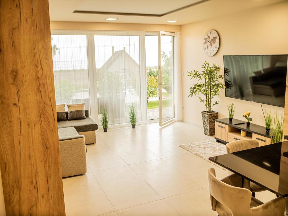 Balatonalmádi Panorama Superior Apartments - Pool, Garden, Parking מראה חיצוני תמונה