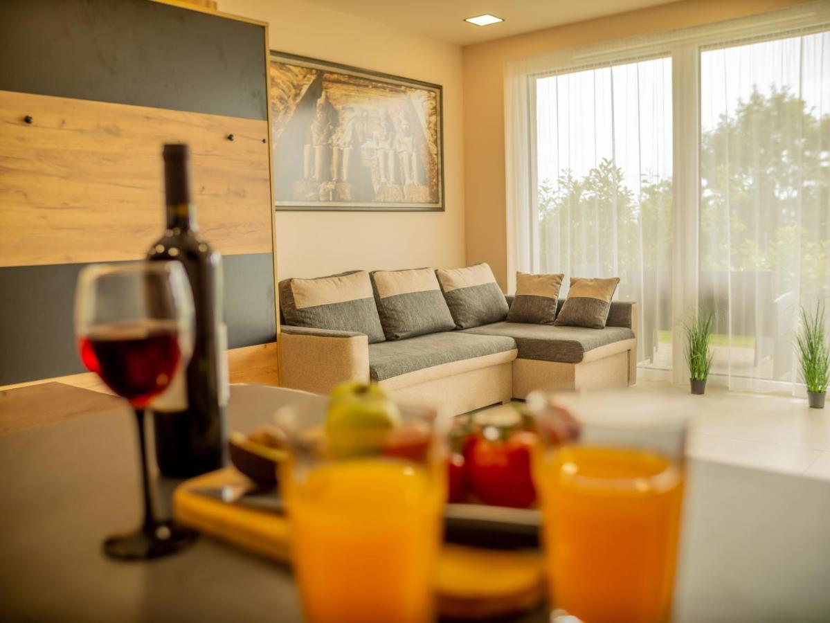 Balatonalmádi Panorama Superior Apartments - Pool, Garden, Parking מראה חיצוני תמונה