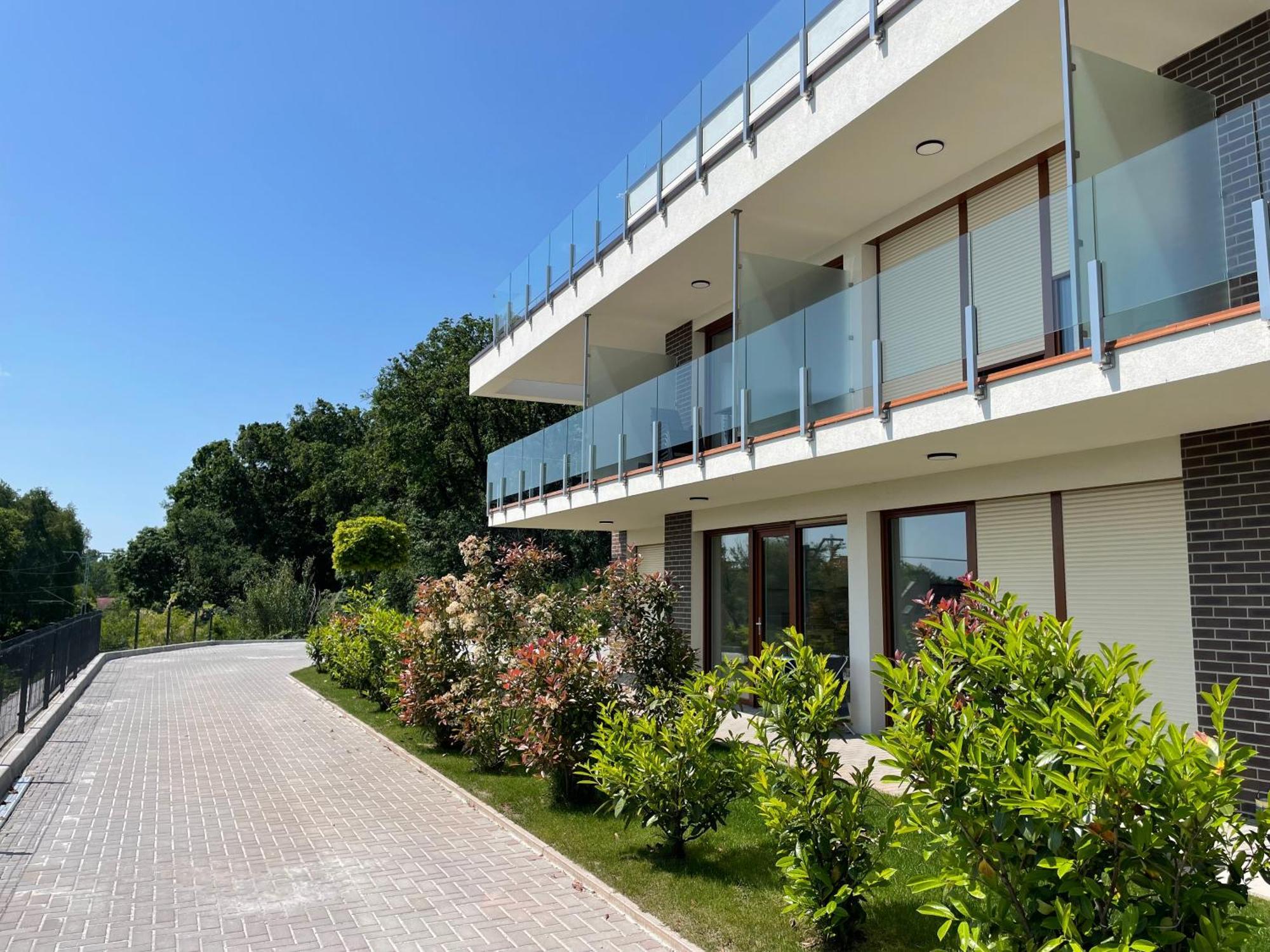 Balatonalmádi Panorama Superior Apartments - Pool, Garden, Parking מראה חיצוני תמונה